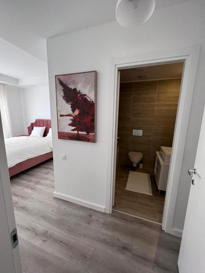 Cosmopolis Bliss: Your Home Away From Home Stefanestii de Jos Exterior photo