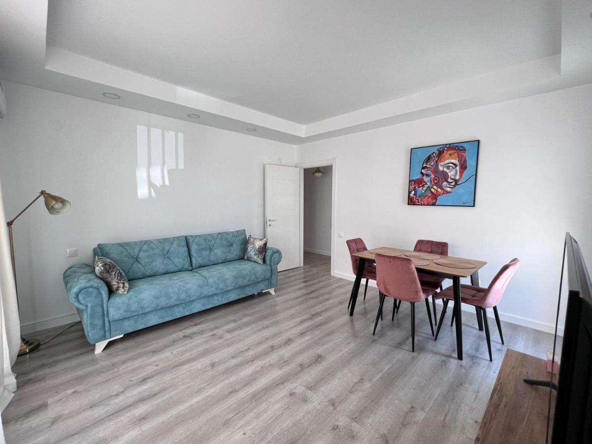 Cosmopolis Bliss: Your Home Away From Home Stefanestii de Jos Exterior photo