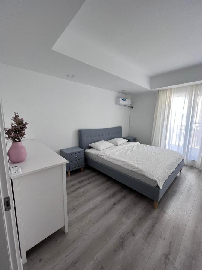 Cosmopolis Bliss: Your Home Away From Home Stefanestii de Jos Exterior photo